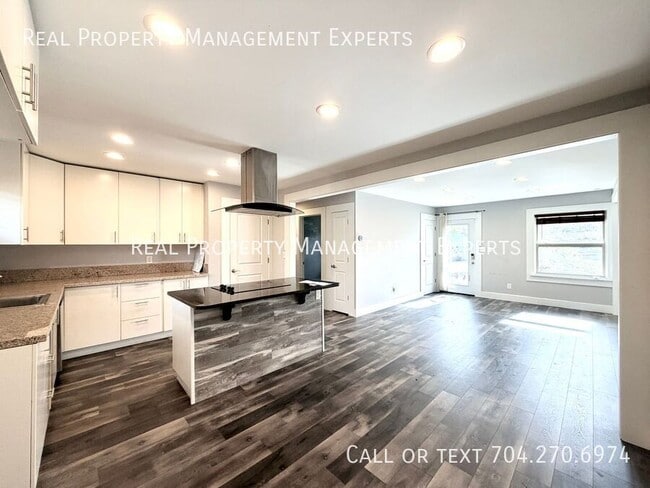 Foto del edificio - 3819 Langley Rd