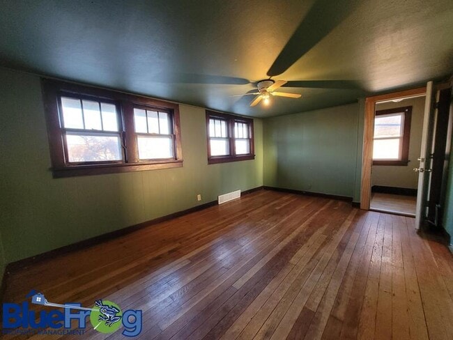 Building Photo - 1206 Pine St