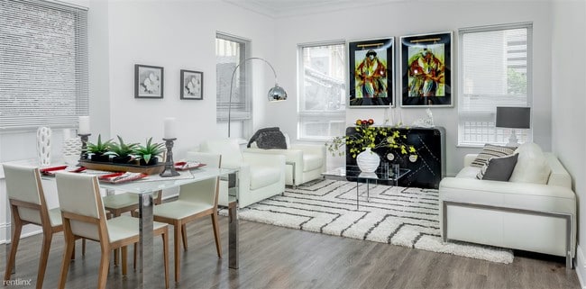 Building Photo - 1 br, 1 bath Apartment - Metro on Crown