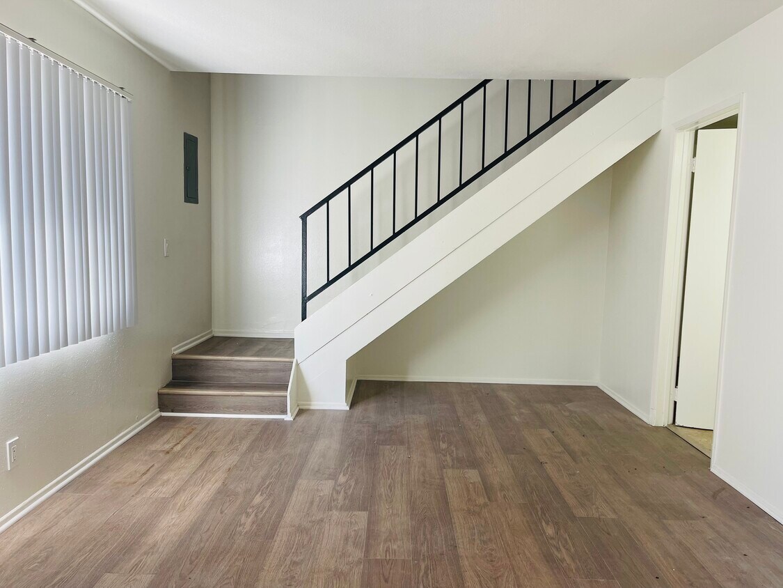 Foto principal - 6442 Rostrata Ave