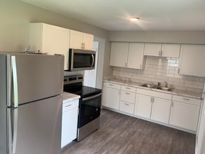 Building Photo - 207 E 35th St