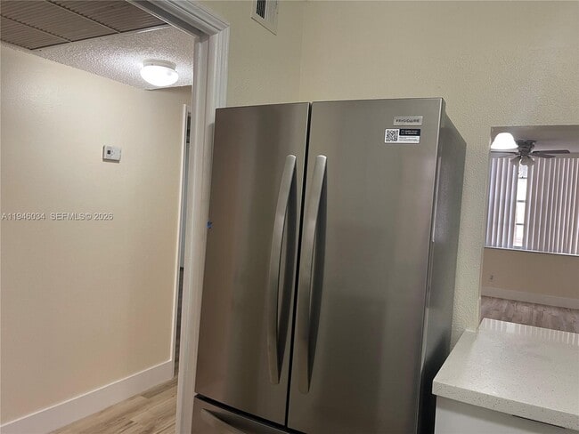 Foto del edificio - 9481 Evergreen Pl