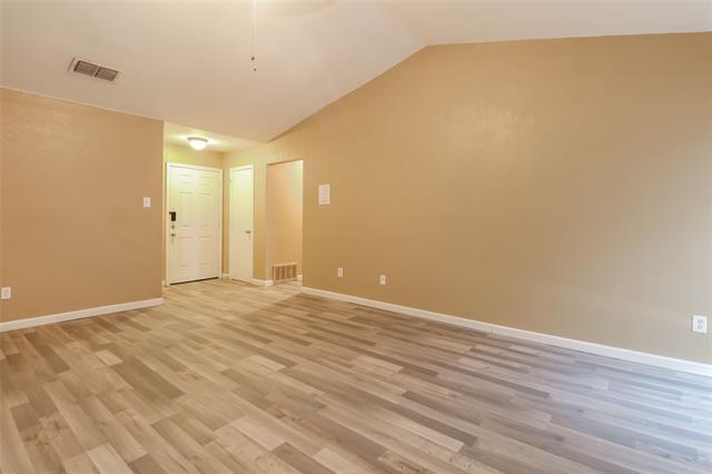 Foto del edificio - 1704 Acorn Dr