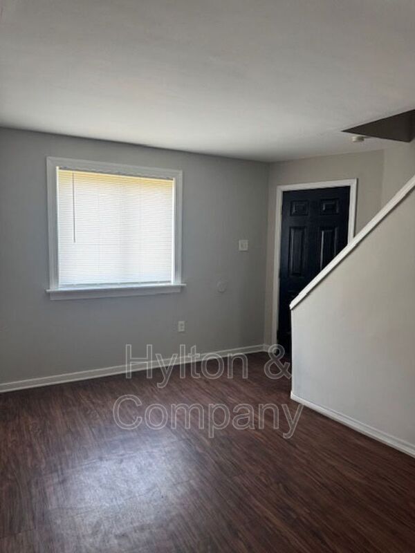 Foto del edificio - 1703 Lamb Ave