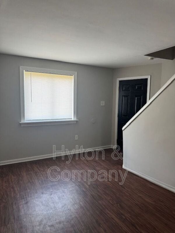 Building Photo - 1703 Lamb Ave