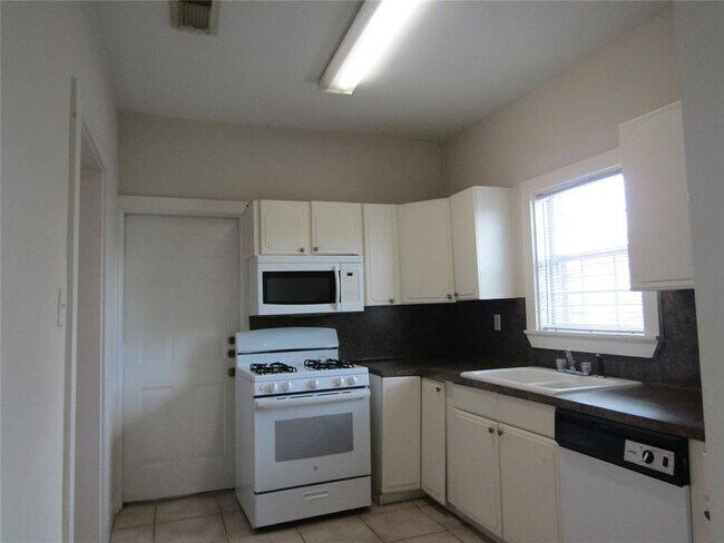 Foto del edificio - 2218 Arbor St