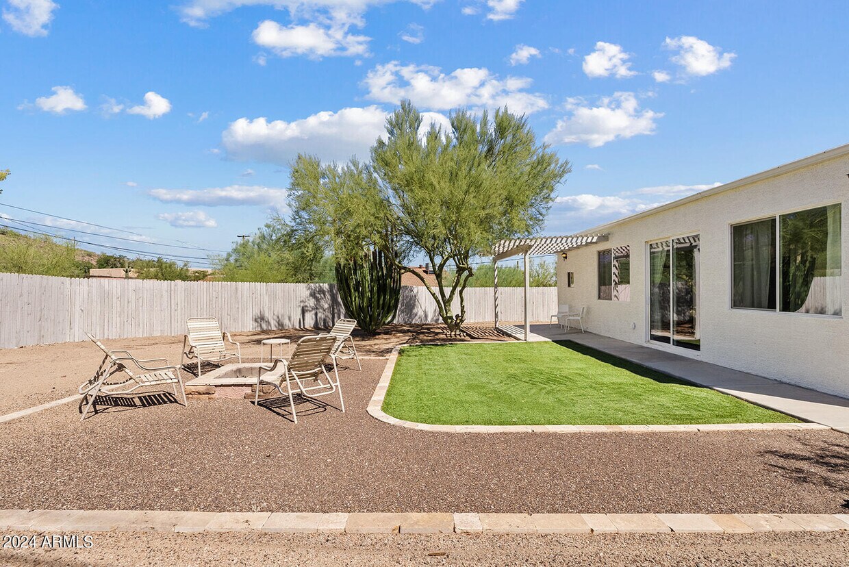 Primary Photo - 13832 N 32nd St