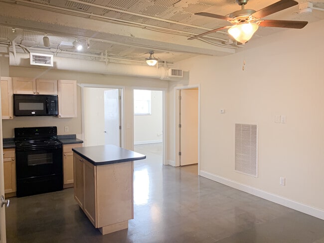 Building Photo - 863 McCallie Ave