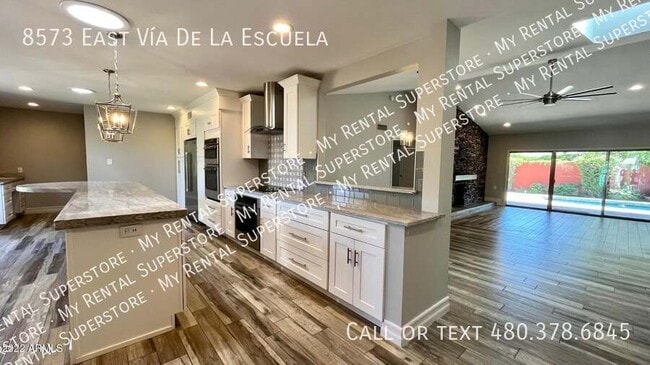 Building Photo - 8573 E Vía De La Escuela