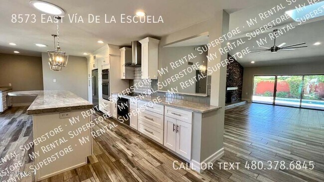 Foto del edificio - 8573 E Vía De La Escuela