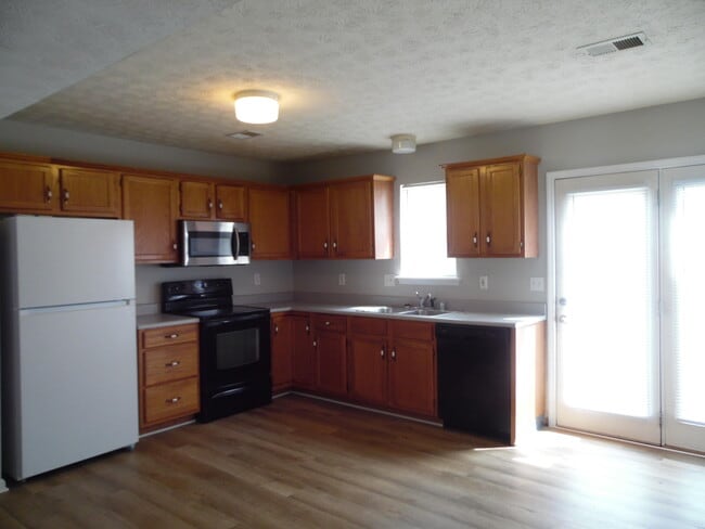 Building Photo - 902 Wabarto Way