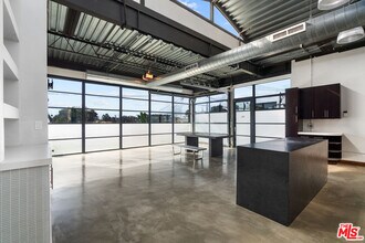 Building Photo - 1534 17th St