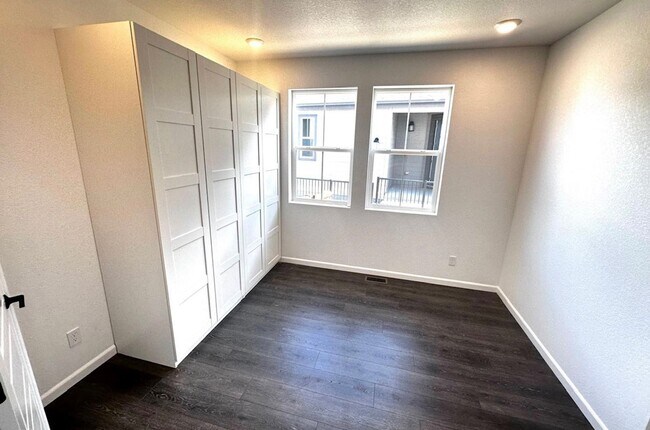 Foto del edificio - 3501 N Buchanan Wy