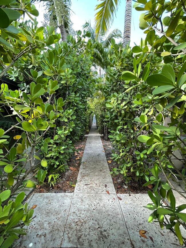 Foto del edificio - 118 NW 24th St