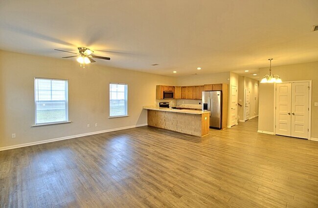 Foto del edificio - 111 Governors Blvd