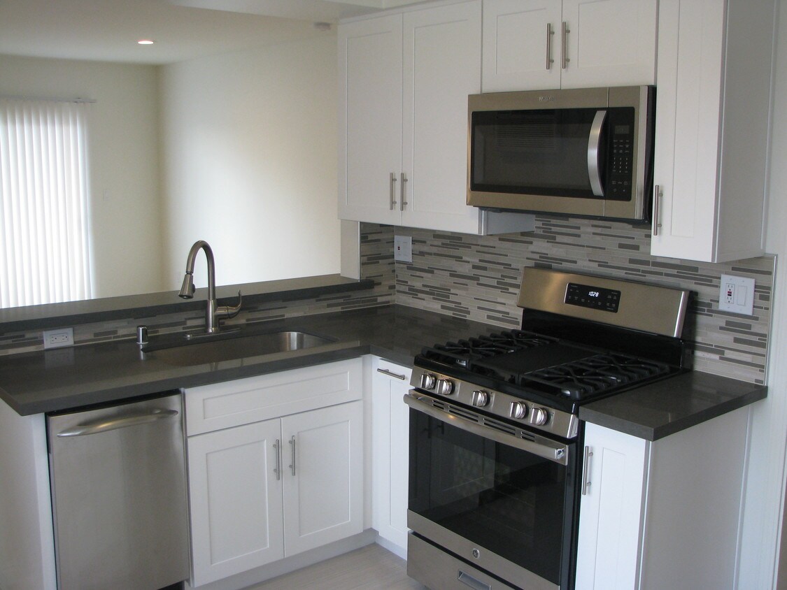 Foto principal - 1430 Amherst Ave