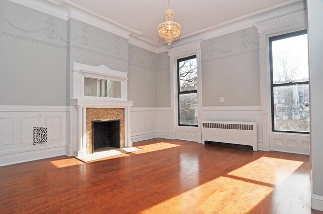 Building Photo - 788 Putnam Ave