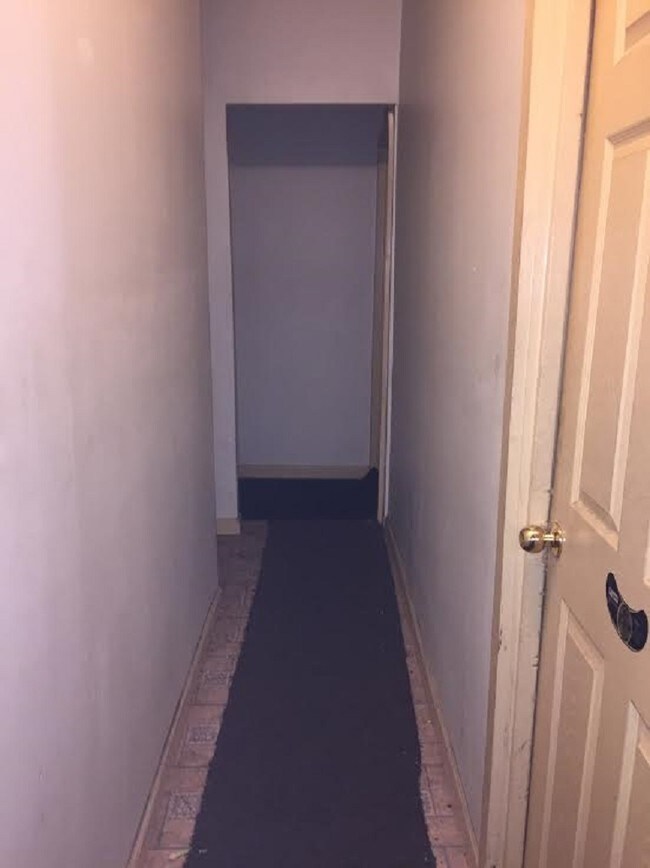 Foto del edificio - 881 Irvine St