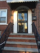 Building Photo - 1164 Ovington Ave
