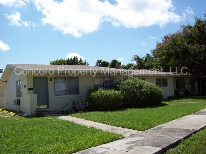 Primary Photo - 1827 Park Ln