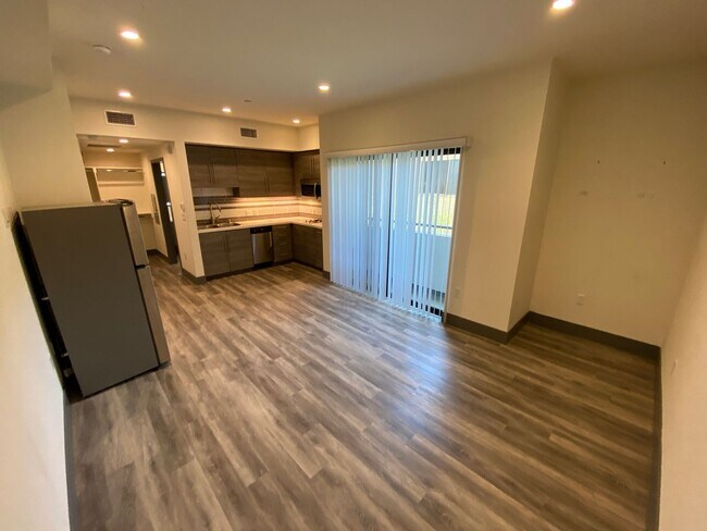 Building Photo - 3743 Midvale Ave