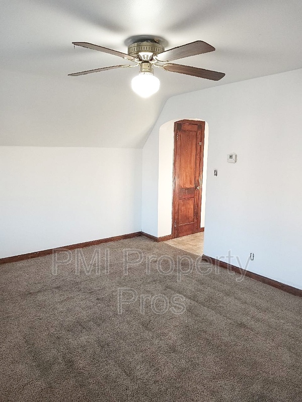 Foto del edificio - 3057 N Holton St