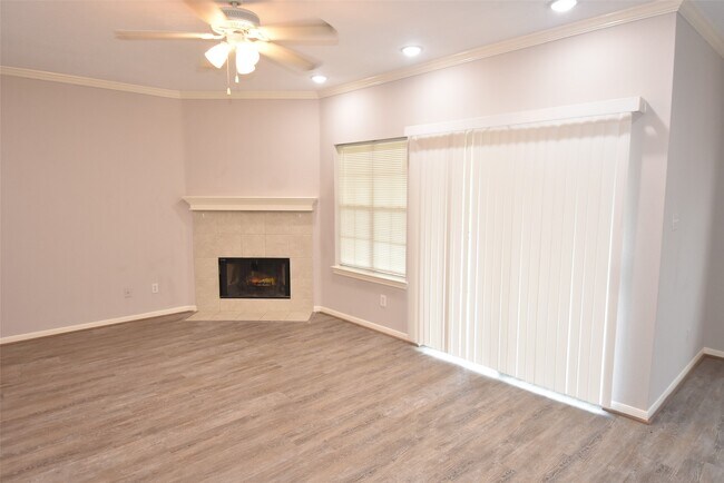 Foto del edificio - 12565 Melville Dr
