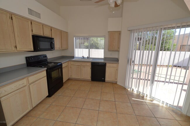 Building Photo - 10421 E Windstorm Dr