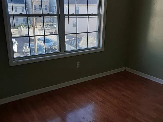 Foto del edificio - 22 Redwood Ave