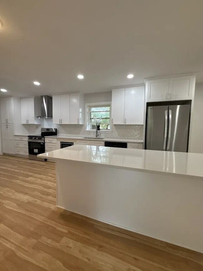 Building Photo - 3 bed 2 bath in Decatur!