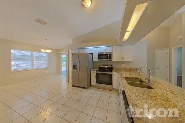 Building Photo - 15357 Westminister Ave