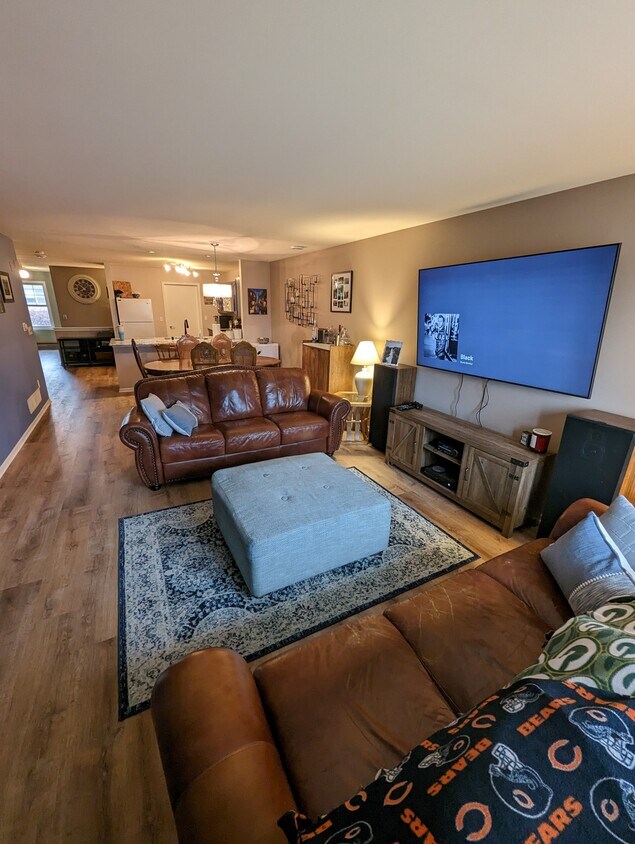 1540 Iroquois Ave Unit 1540, Grafton, WI 53024 Condo for Rent in