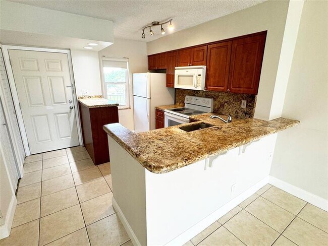 Foto del edificio - 2108 S Cypress Bend Dr