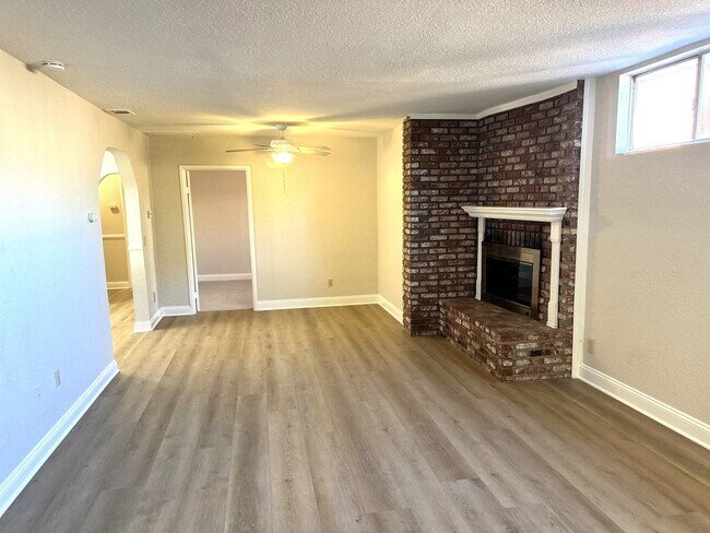 Foto del edificio - 636 S. Grand Street Orange, CA 92866