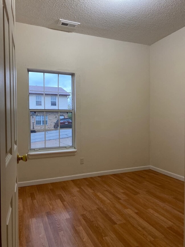 Foto del edificio - 1007 Westward Trails Dr