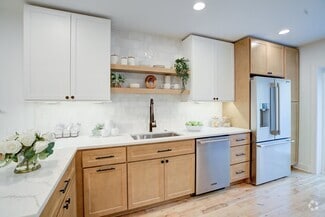 Building Photo - 3 N Montford Ave