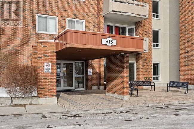 Building Photo - 915 Elmsmere Rd