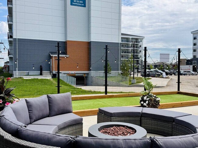 Photo du bâtiment - 49th Battalion Apartments