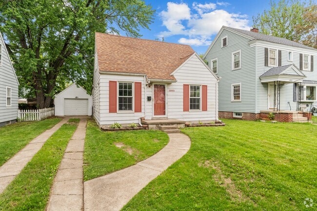 Building Photo - 1502 Schuyler Rd