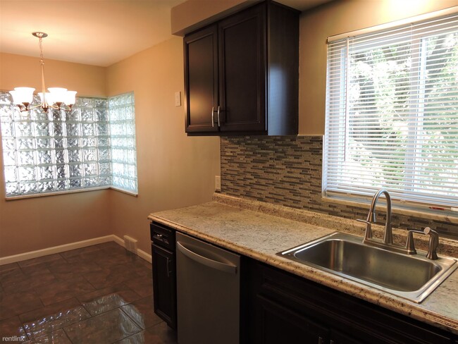 Building Photo - 4 br, 2.5 bath House - 19300 Marlowe St