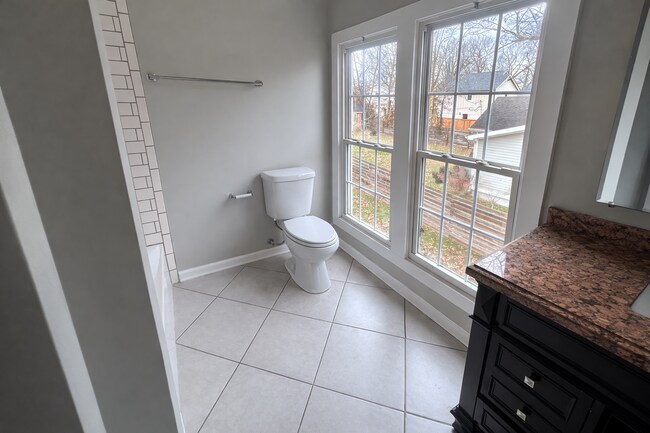 Building Photo - 1100 N 6th St