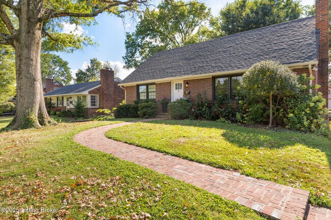 Foto del edificio - 810 Beechwood Rd