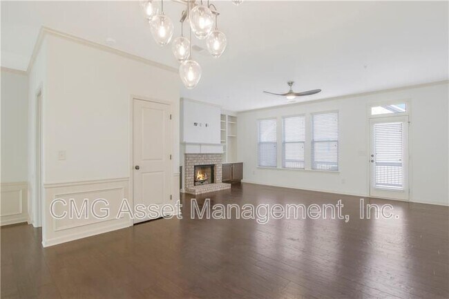 Building Photo - 3382 Vintage Cir SE