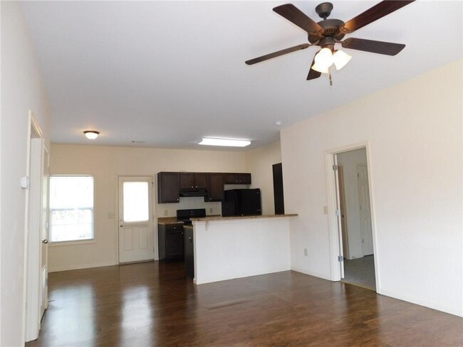 Building Photo - 40 Lora Ln