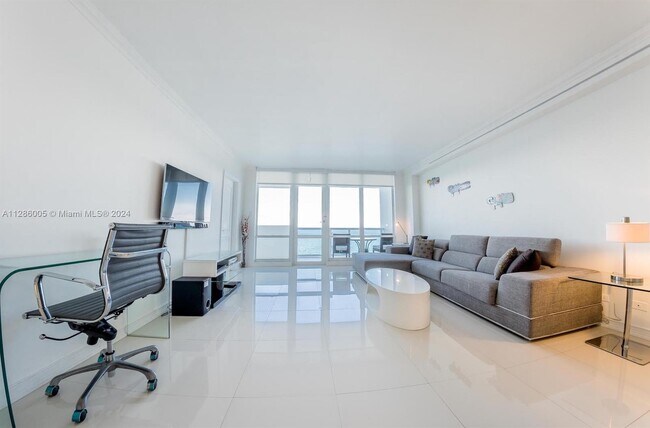 Foto del edificio - 5601 Collins Ave