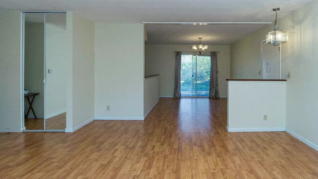 Building Photo - 106 Dogwood Ct