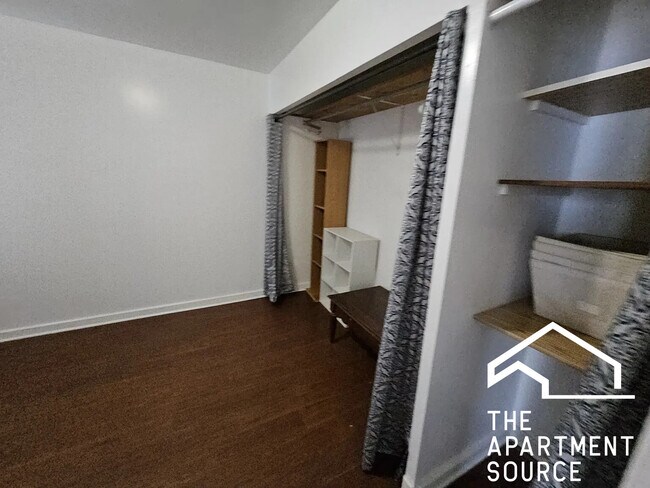 Foto del edificio - 3531 W Dickens Ave