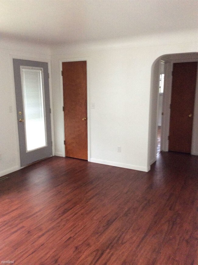 Foto del edificio - 6743 N Lapeer Rd