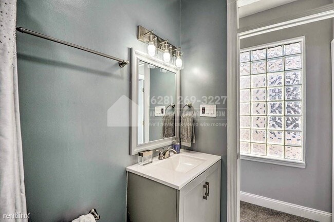 Building Photo - 3 br, 2 bath Townhome - 1332 South Hanover...
