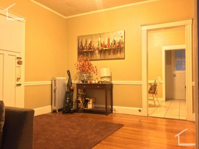 Foto del edificio - Charming 3 Bedroom-No Broker Fee